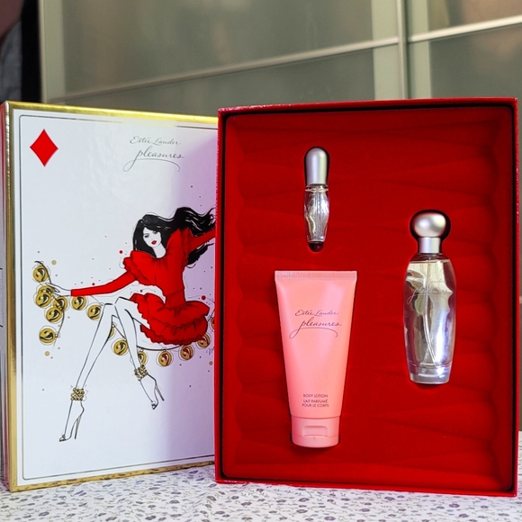 New Estee Lauder Pleasures Gift Set - Picture 1 of 6